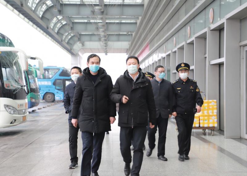 局領(lǐng)導(dǎo)至常州汽車站開展節(jié)前一線服務(wù)窗口走訪和安全、防疫督查